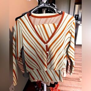 NWOT Knit front buttoned top +Skirt set - One size (s-m)